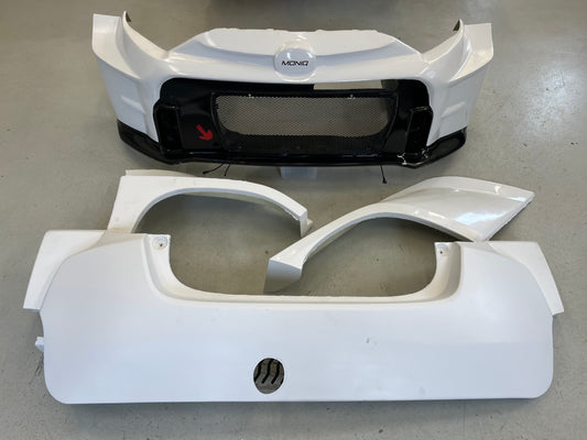 Plastkit GR Yaris by Moniq