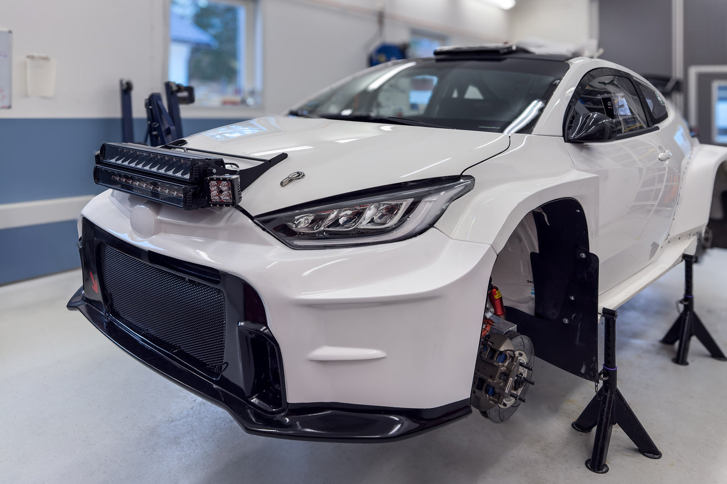 Kofångare Toyota GR Yaris Rally